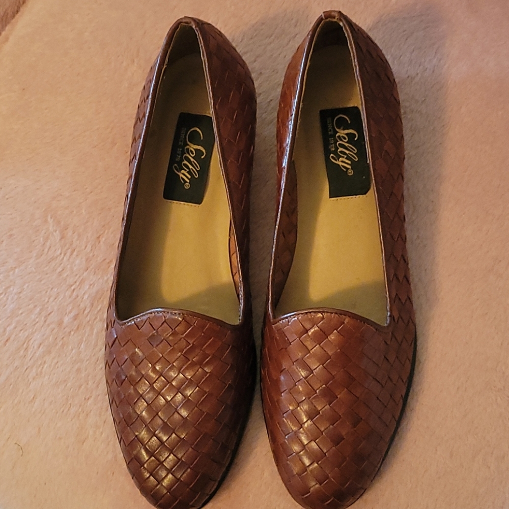 Leather loafer